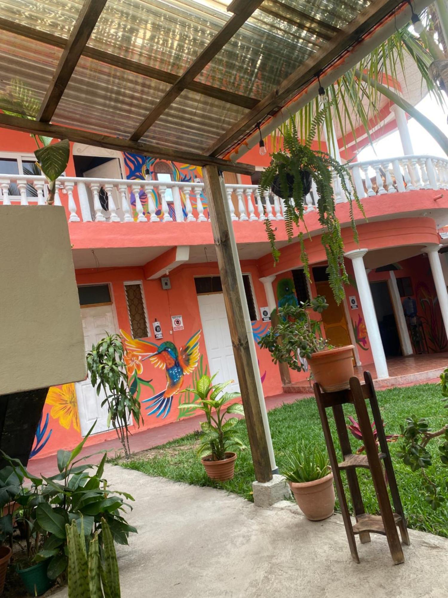 Hotel Posada Gutierrez Panajachel Exterior photo